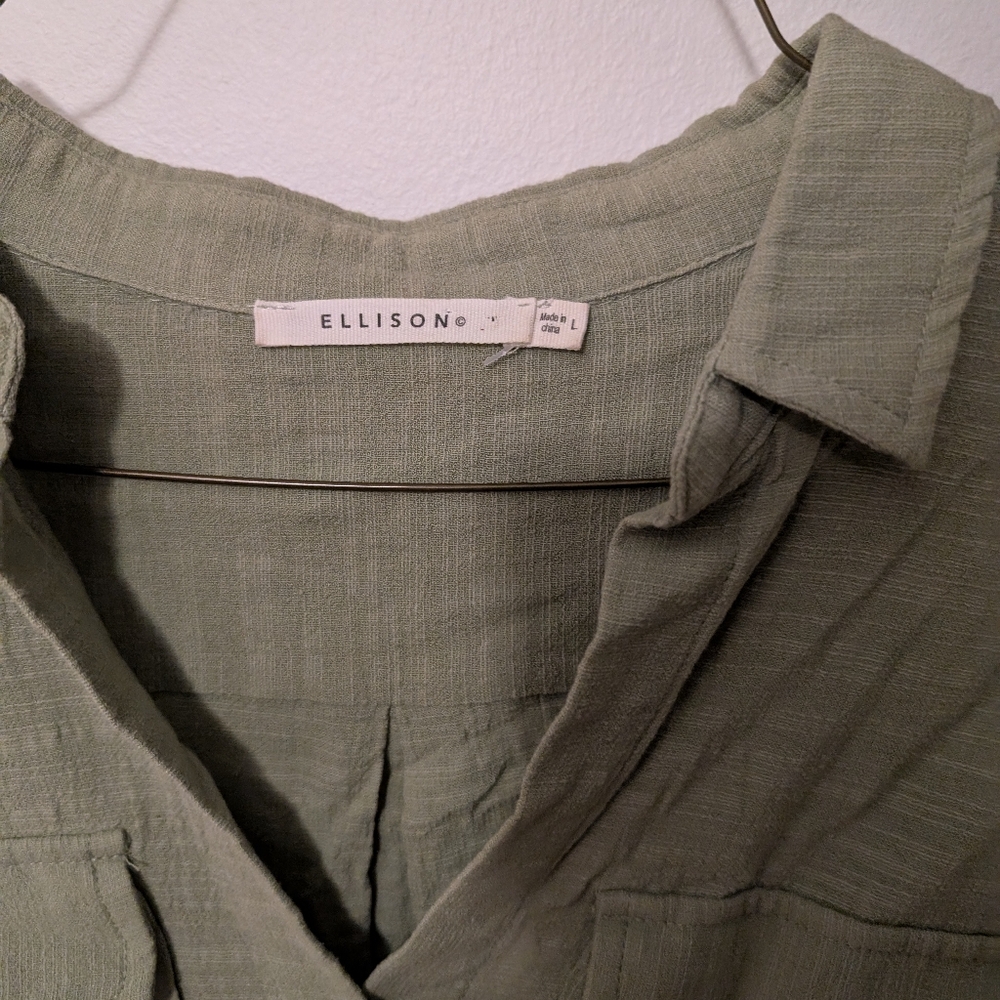 Button up - Picture 2 of 2